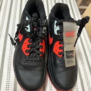 Nike Air Max 90 Black Crimson Glacier Ice, NWT, sz 6Y